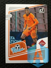 2021-22 Donruss Road to Qatar Denzel Dumfries The Rookies #17 NETHERLANDS